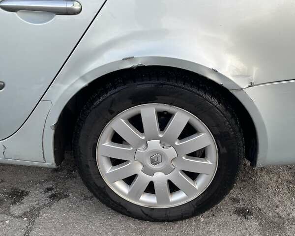 Серый Рено Лагуна, объемом двигателя 1.9 л и пробегом 383 тыс. км за 3600 $, фото 6 на Automoto.ua