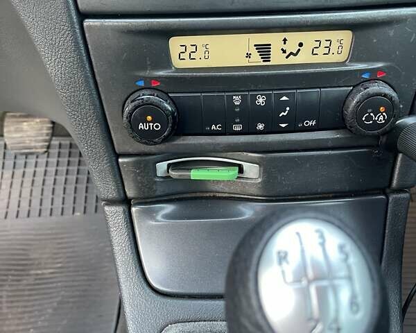 Серый Рено Лагуна, объемом двигателя 1.9 л и пробегом 383 тыс. км за 3600 $, фото 11 на Automoto.ua