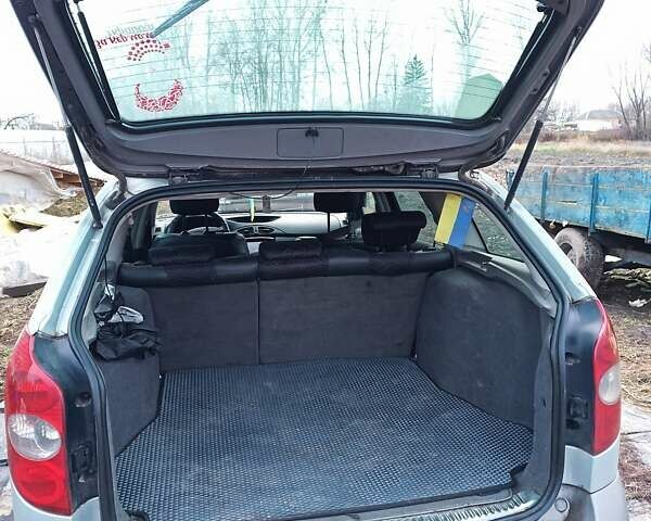 Серый Рено Лагуна, объемом двигателя 2.19 л и пробегом 430 тыс. км за 4200 $, фото 4 на Automoto.ua