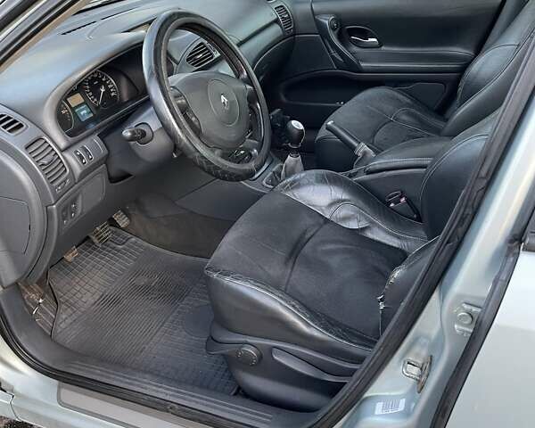 Серый Рено Лагуна, объемом двигателя 1.9 л и пробегом 383 тыс. км за 3600 $, фото 9 на Automoto.ua