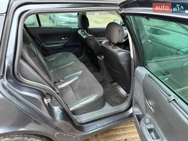 Серый Рено Лагуна, объемом двигателя 2.19 л и пробегом 300 тыс. км за 4200 $, фото 2 на Automoto.ua