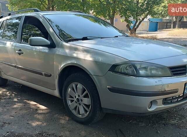 Серый Рено Лагуна, объемом двигателя 2 л и пробегом 325 тыс. км за 4400 $, фото 3 на Automoto.ua