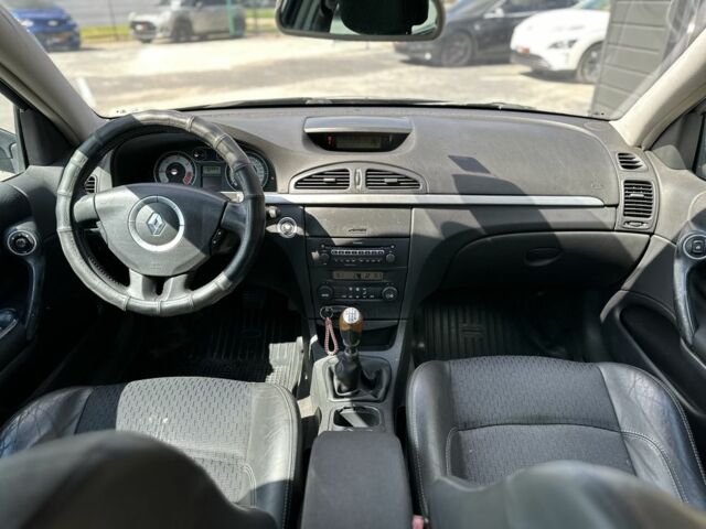 Серый Рено Лагуна, объемом двигателя 1.9 л и пробегом 287 тыс. км за 3999 $, фото 13 на Automoto.ua