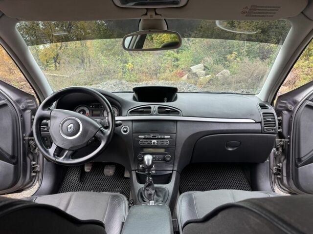 Рено Лагуна 2005 в Хмельницком на Automoto.ua Серый Рено Лагуна, объемом двигателя 2.2 л и пробегом 303 тыс. км за 4300 $, фото 16 на Automoto.ua