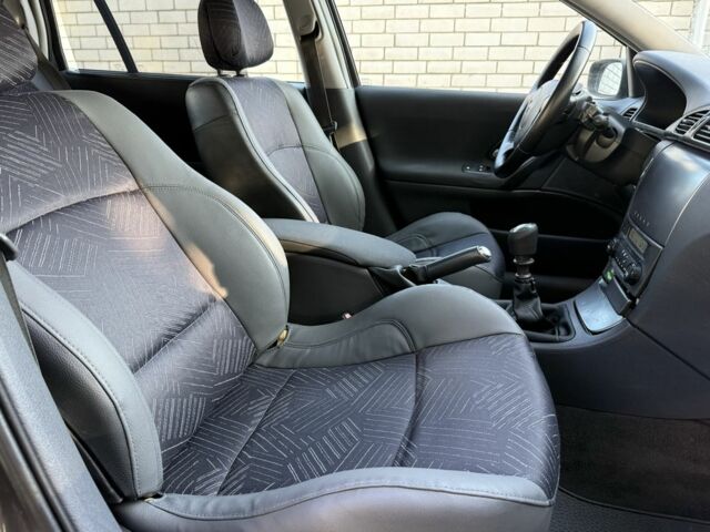 Сірий Рено Лагуна, об'ємом двигуна 1.9 л та пробігом 280 тис. км за 3800 $, фото 15 на Automoto.ua