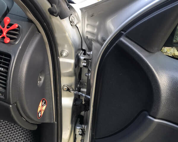 Серый Рено Лагуна, объемом двигателя 1.9 л и пробегом 410 тыс. км за 4700 $, фото 8 на Automoto.ua