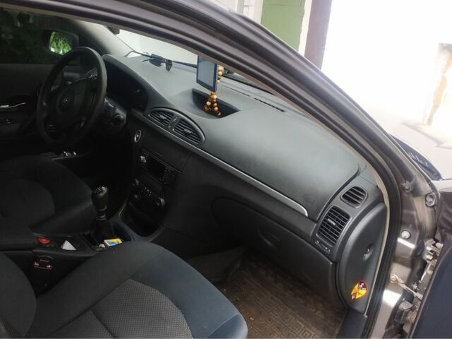 Рено Лагуна 2005 в Хмельницком на Automoto.ua Серый Рено Лагуна, объемом двигателя 1.9 л и пробегом 3 тыс. км за 3500 $, фото 3 на Automoto.ua