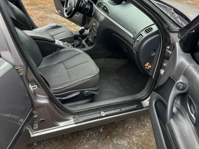 Рено Лагуна 2005 в Хмельницком на Automoto.ua Серый Рено Лагуна, объемом двигателя 2.2 л и пробегом 303 тыс. км за 4300 $, фото 15 на Automoto.ua