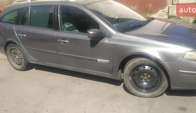 Серый Рено Лагуна, объемом двигателя 2.19 л и пробегом 274 тыс. км за 2800 $, фото 16 на Automoto.ua