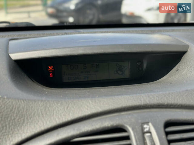 Серый Рено Лагуна, объемом двигателя 1.87 л и пробегом 287 тыс. км за 3999 $, фото 38 на Automoto.ua