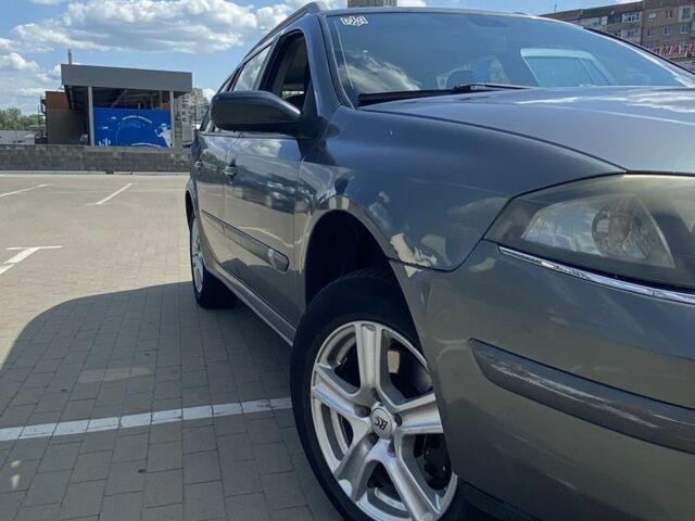 Серый Рено Лагуна, объемом двигателя 1.9 л и пробегом 300 тыс. км за 4600 $, фото 5 на Automoto.ua