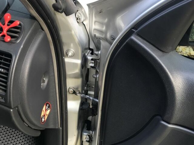 Серый Рено Лагуна, объемом двигателя 1.9 л и пробегом 410 тыс. км за 4700 $, фото 4 на Automoto.ua