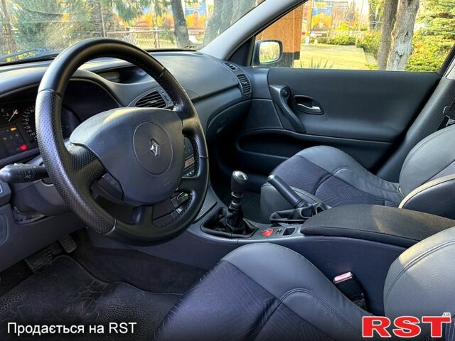 Серый Рено Лагуна, объемом двигателя 1.9 л и пробегом 350 тыс. км за 3600 $, фото 9 на Automoto.ua