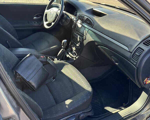 Серый Рено Лагуна, объемом двигателя 1.87 л и пробегом 375 тыс. км за 4300 $, фото 15 на Automoto.ua