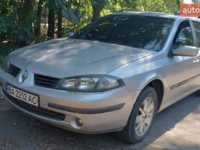 Серый Рено Лагуна, объемом двигателя 2 л и пробегом 325 тыс. км за 4400 $, фото 4 на Automoto.ua