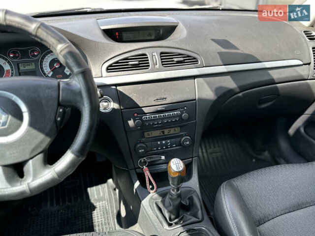 Серый Рено Лагуна, объемом двигателя 1.87 л и пробегом 287 тыс. км за 3999 $, фото 37 на Automoto.ua