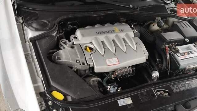 Серый Рено Лагуна, объемом двигателя 1.6 л и пробегом 205 тыс. км за 4500 $, фото 12 на Automoto.ua