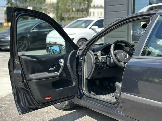 Серый Рено Лагуна, объемом двигателя 1.9 л и пробегом 287 тыс. км за 3999 $, фото 9 на Automoto.ua