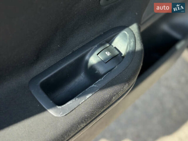 Серый Рено Лагуна, объемом двигателя 1.87 л и пробегом 287 тыс. км за 3999 $, фото 46 на Automoto.ua