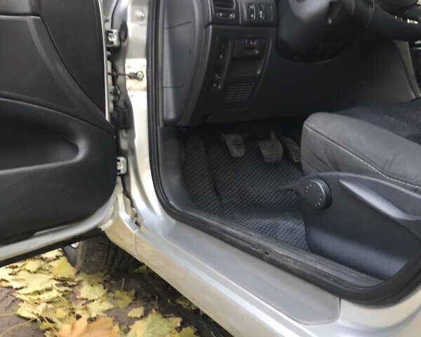 Серый Рено Лагуна, объемом двигателя 1.9 л и пробегом 410 тыс. км за 4700 $, фото 4 на Automoto.ua