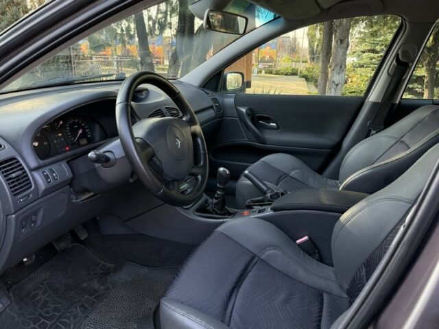 Сірий Рено Лагуна, об'ємом двигуна 1.9 л та пробігом 280 тис. км за 3800 $, фото 8 на Automoto.ua