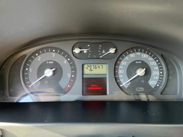 Рено Лагуна 2006 в Измаиле на Automoto.ua Серый Рено Лагуна, объемом двигателя 1.9 л и пробегом 297 тыс. км за 4850 $, фото 7 на Automoto.ua