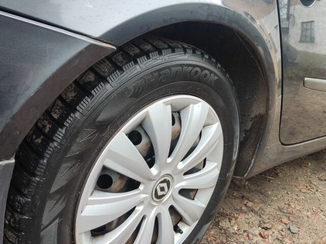 Серый Рено Лагуна, объемом двигателя 0 л и пробегом 291 тыс. км за 4350 $, фото 4 на Automoto.ua