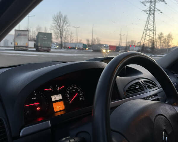 Серый Рено Лагуна, объемом двигателя 1.9 л и пробегом 276 тыс. км за 4800 $, фото 6 на Automoto.ua