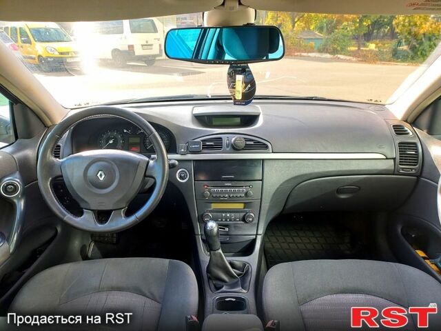 Серый Рено Лагуна, объемом двигателя 2 л и пробегом 206 тыс. км за 5800 $, фото 9 на Automoto.ua