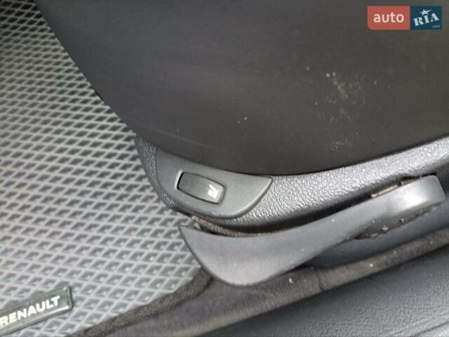 Серый Рено Лагуна, объемом двигателя 2 л и пробегом 232 тыс. км за 5350 $, фото 45 на Automoto.ua