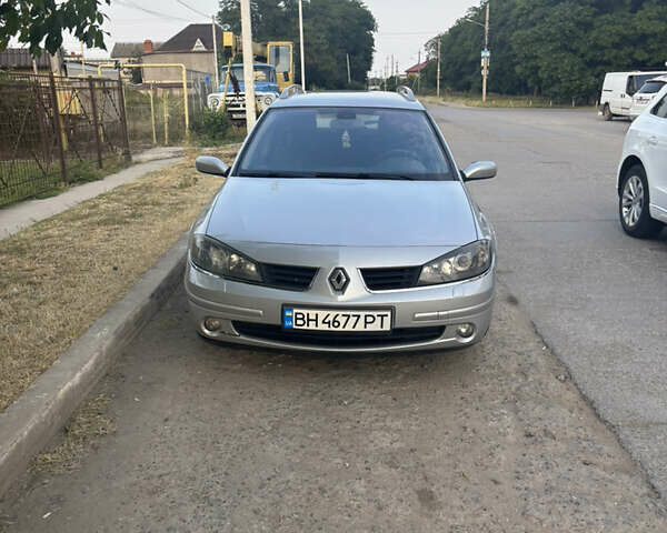 Серый Рено Лагуна, объемом двигателя 2 л и пробегом 245 тыс. км за 4000 $, фото 4 на Automoto.ua