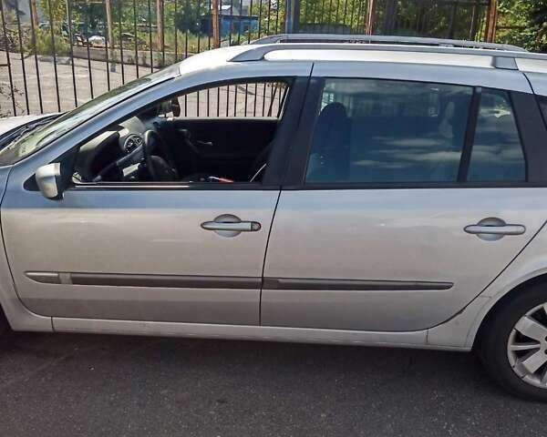 Сірий Рено Лагуна, об'ємом двигуна 1.87 л та пробігом 360 тис. км за 4150 $, фото 5 на Automoto.ua
