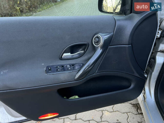 Серый Рено Лагуна, объемом двигателя 1.9 л и пробегом 300 тыс. км за 3200 $, фото 11 на Automoto.ua