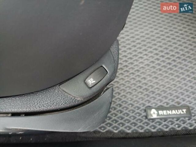 Серый Рено Лагуна, объемом двигателя 2 л и пробегом 232 тыс. км за 5350 $, фото 5 на Automoto.ua