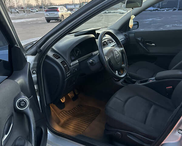 Серый Рено Лагуна, объемом двигателя 1.9 л и пробегом 276 тыс. км за 4800 $, фото 7 на Automoto.ua