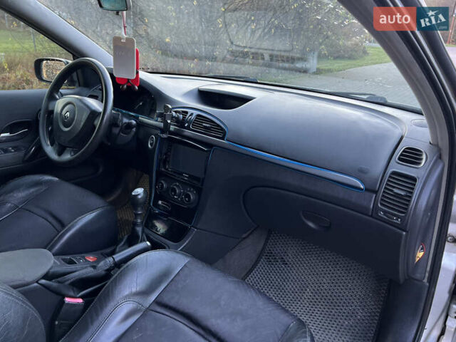 Серый Рено Лагуна, объемом двигателя 1.9 л и пробегом 300 тыс. км за 3200 $, фото 19 на Automoto.ua