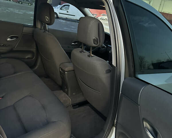 Серый Рено Лагуна, объемом двигателя 1.9 л и пробегом 276 тыс. км за 4800 $, фото 9 на Automoto.ua