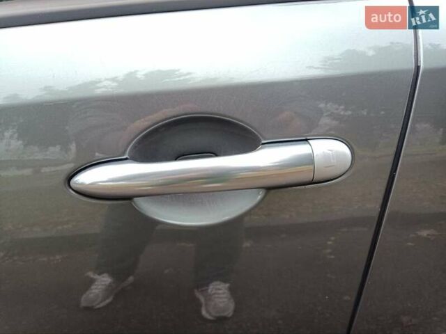 Серый Рено Лагуна, объемом двигателя 2 л и пробегом 232 тыс. км за 5350 $, фото 33 на Automoto.ua