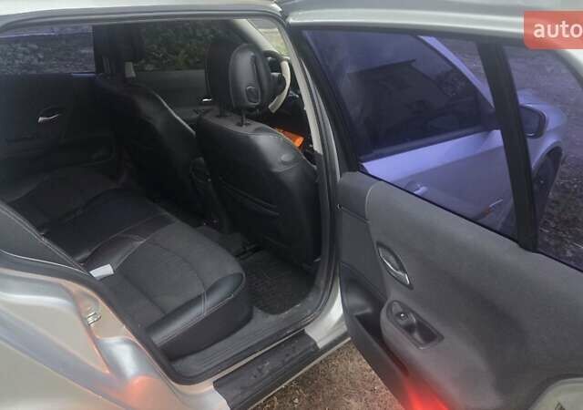 Серый Рено Лагуна, объемом двигателя 1.9 л и пробегом 327 тыс. км за 3400 $, фото 1 на Automoto.ua