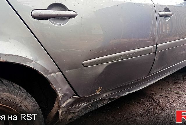 Серый Рено Лагуна, объемом двигателя 1.9 л и пробегом 360 тыс. км за 2250 $, фото 6 на Automoto.ua