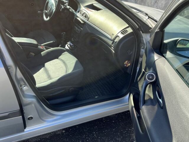 Рено Лагуна 2006 в Измаиле на Automoto.ua Серый Рено Лагуна, объемом двигателя 1.9 л и пробегом 297 тыс. км за 4850 $, фото 2 на Automoto.ua