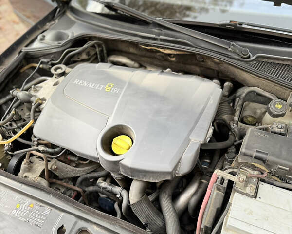Рено Лагуна 2007 в Тернополе на Automoto.ua Серый Рено Лагуна, объемом двигателя 1.87 л и пробегом 420 тыс. км за 4700 $, фото 28 на Automoto.ua