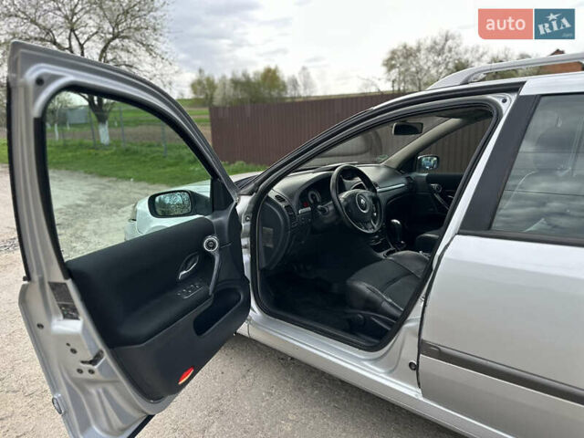 Серый Рено Лагуна, объемом двигателя 1.9 л и пробегом 250 тыс. км за 4100 $, фото 12 на Automoto.ua