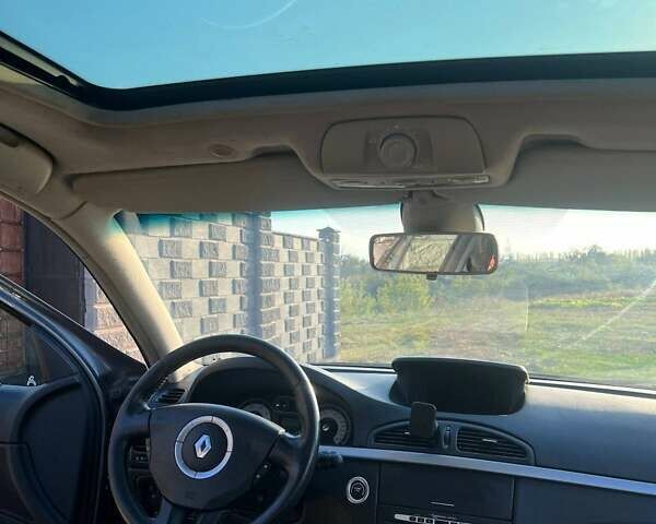 Серый Рено Лагуна, объемом двигателя 2 л и пробегом 191 тыс. км за 5400 $, фото 9 на Automoto.ua