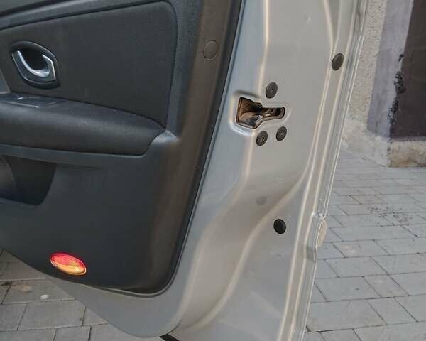 Рено Лагуна 2007 в Виннице на Automoto.ua Серый Рено Лагуна, объемом двигателя 1.5 л и пробегом 205 тыс. км за 7500 $, фото 25 на Automoto.ua