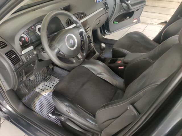 Серый Рено Лагуна, объемом двигателя 2 л и пробегом 320 тыс. км за 5000 $, фото 5 на Automoto.ua