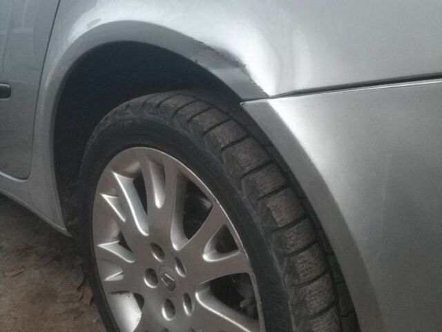 Серый Рено Лагуна, объемом двигателя 2 л и пробегом 270 тыс. км за 4286 $, фото 4 на Automoto.ua