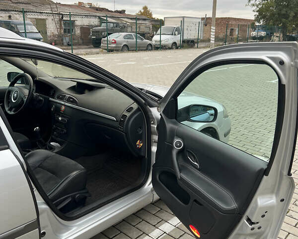 Серый Рено Лагуна, объемом двигателя 2 л и пробегом 230 тыс. км за 6100 $, фото 10 на Automoto.ua