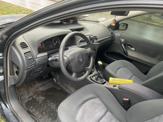 Серый Рено Лагуна, объемом двигателя 2 л и пробегом 333 тыс. км за 4900 $, фото 13 на Automoto.ua