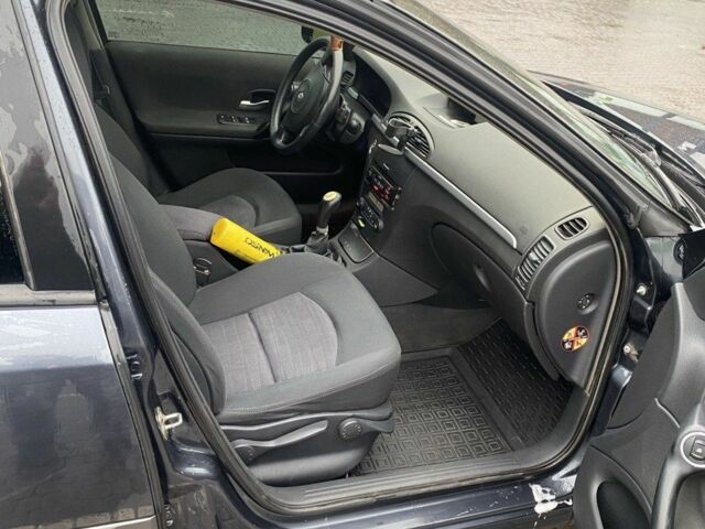 Серый Рено Лагуна, объемом двигателя 2 л и пробегом 333 тыс. км за 4900 $, фото 2 на Automoto.ua